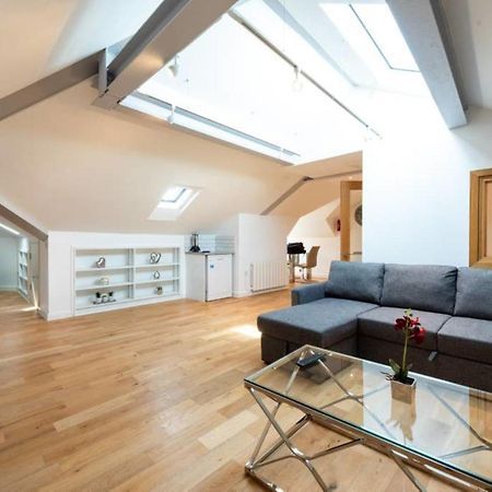 Bright And Big Apartment อักซ์บริดจ์ ภายนอก รูปภาพ