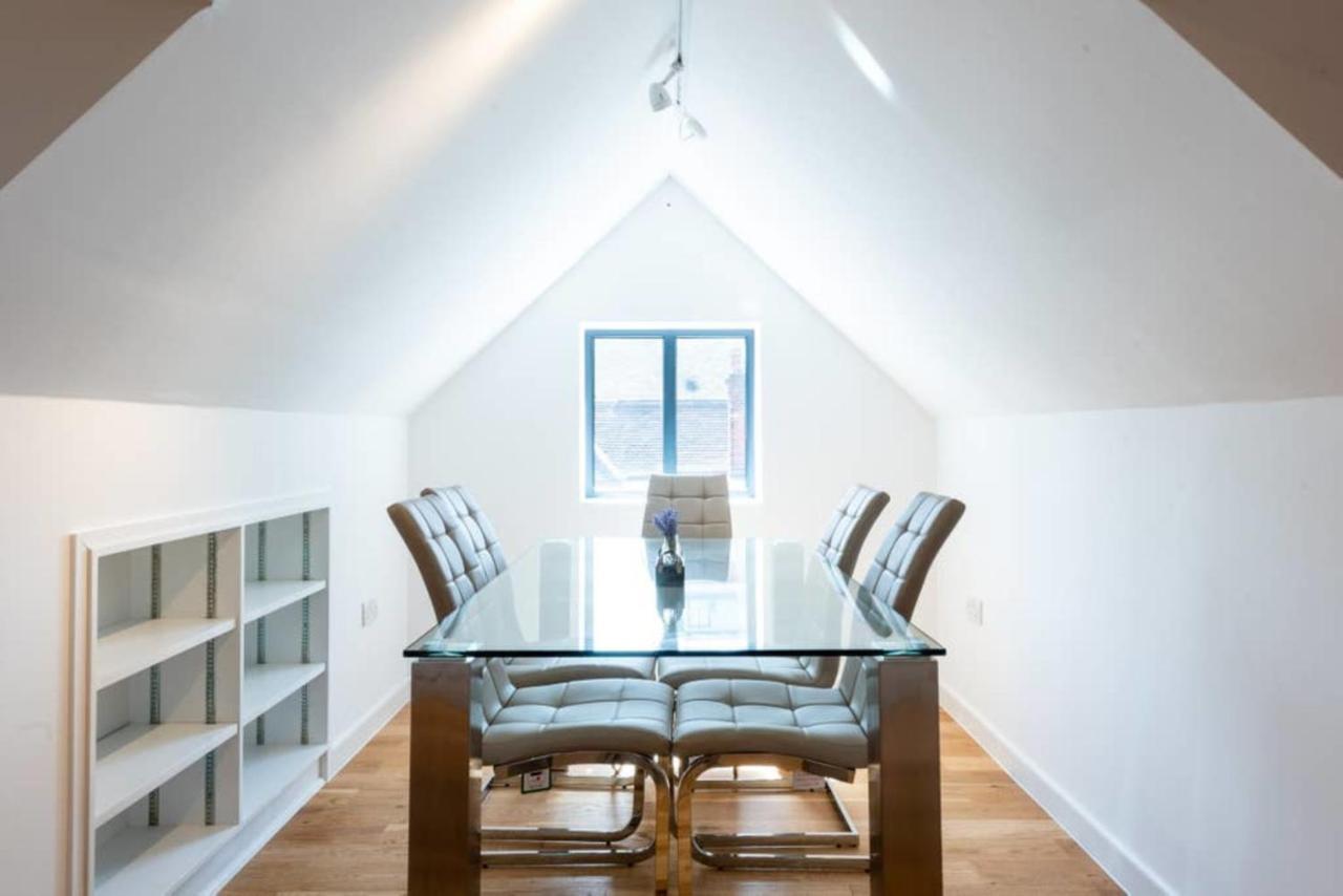Bright And Big Apartment อักซ์บริดจ์ ภายนอก รูปภาพ