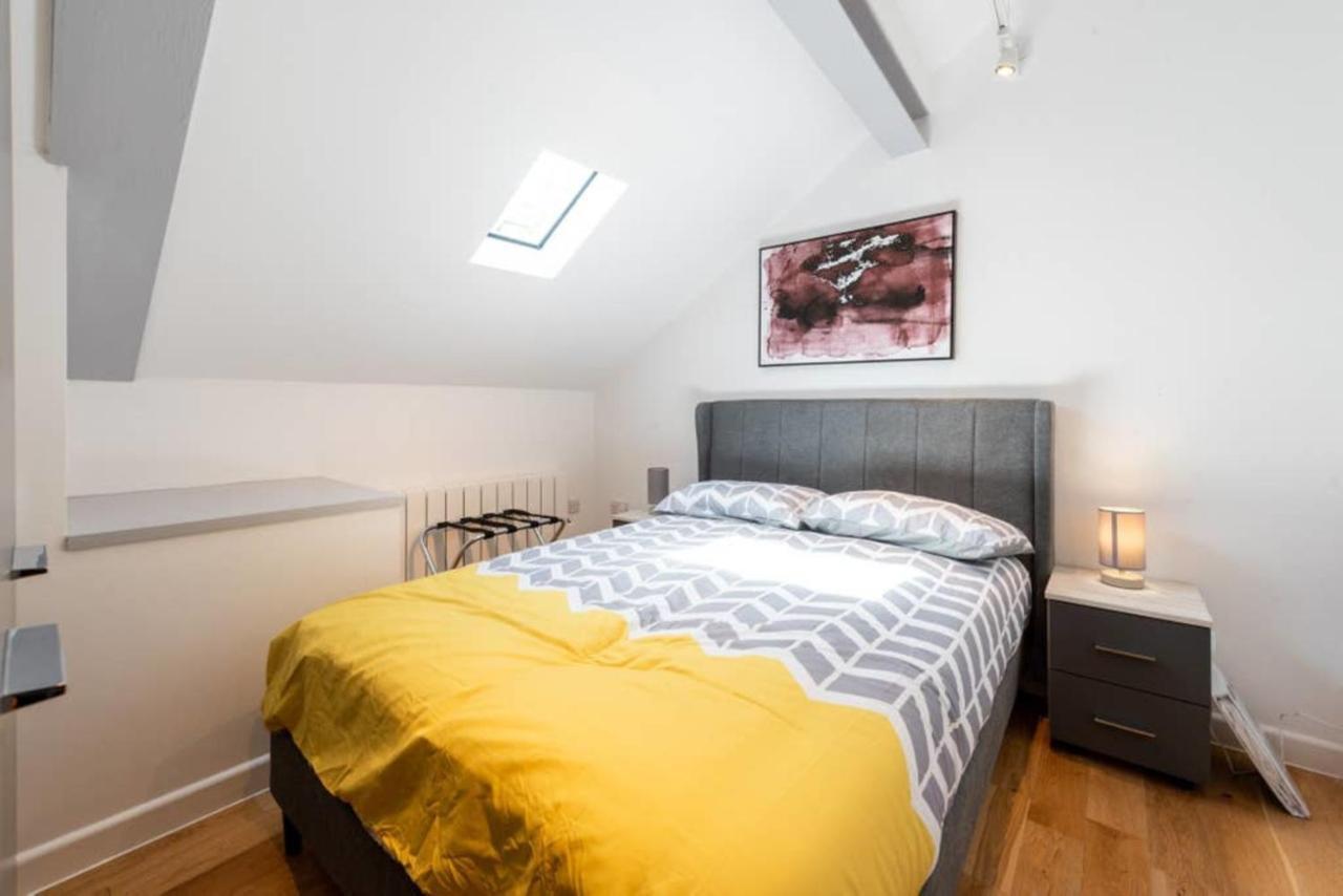 Bright And Big Apartment อักซ์บริดจ์ ภายนอก รูปภาพ